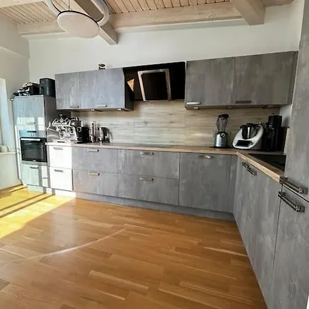 Apartament Dachgeschoss-zooblick